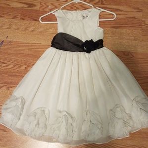 Little girls size size 'rare edition' dress